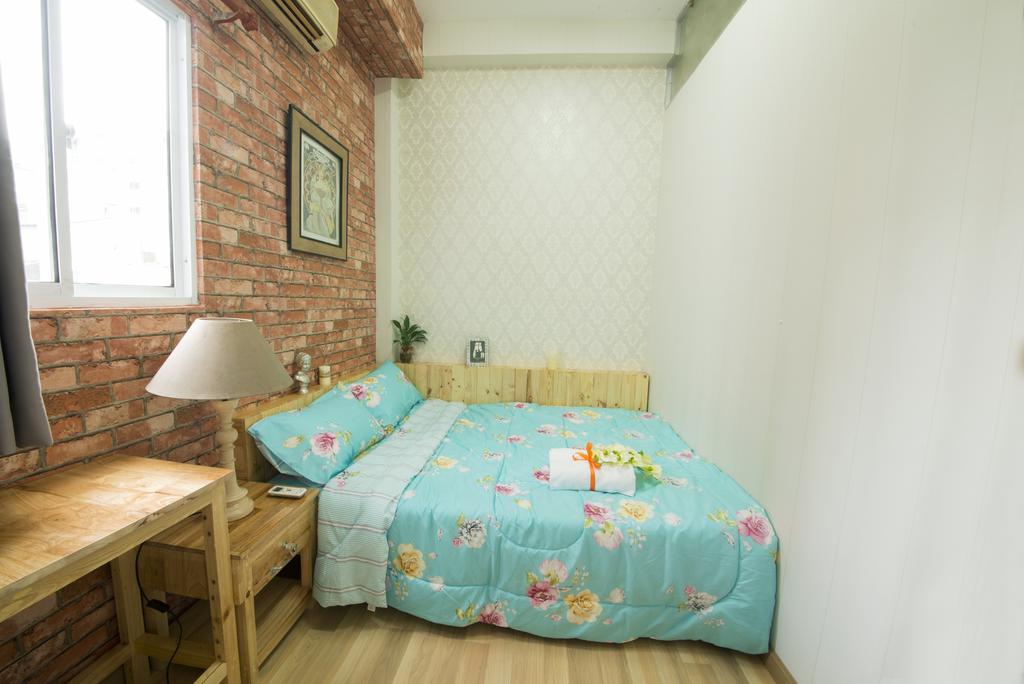 Wanderlust Saigon Hostel & Rooftop Bar Ho Chi Minh-staden Exteriör bild