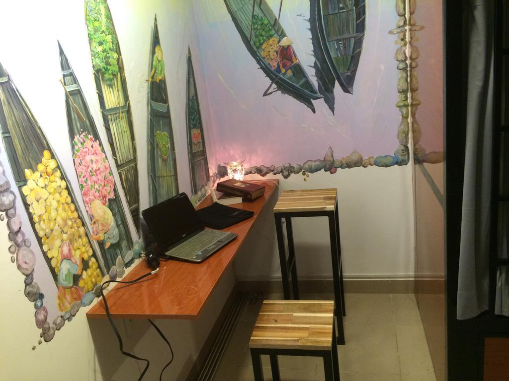 Wanderlust Saigon Hostel & Rooftop Bar Ho Chi Minh-staden Exteriör bild