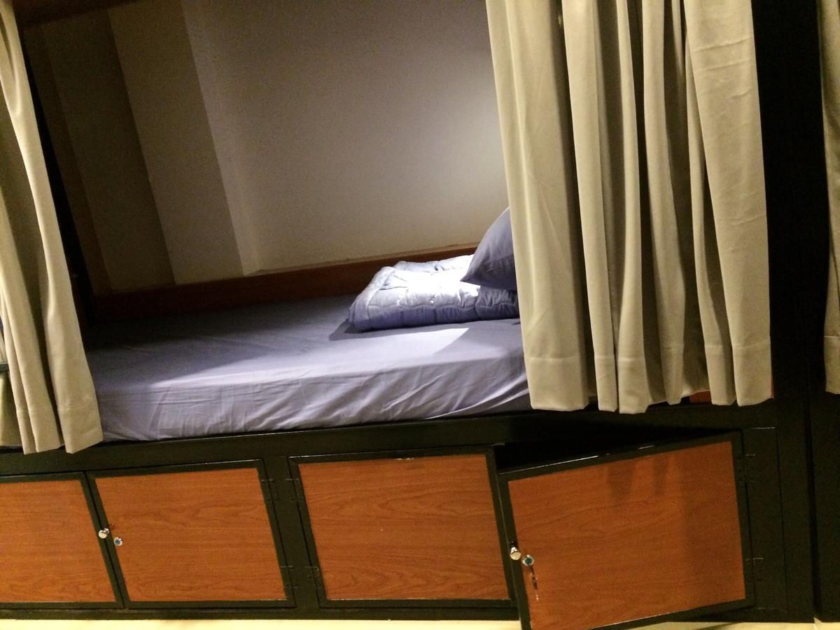 Wanderlust Saigon Hostel & Rooftop Bar Ho Chi Minh-staden Exteriör bild