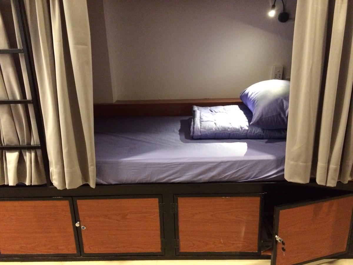 Wanderlust Saigon Hostel & Rooftop Bar Ho Chi Minh-staden Exteriör bild