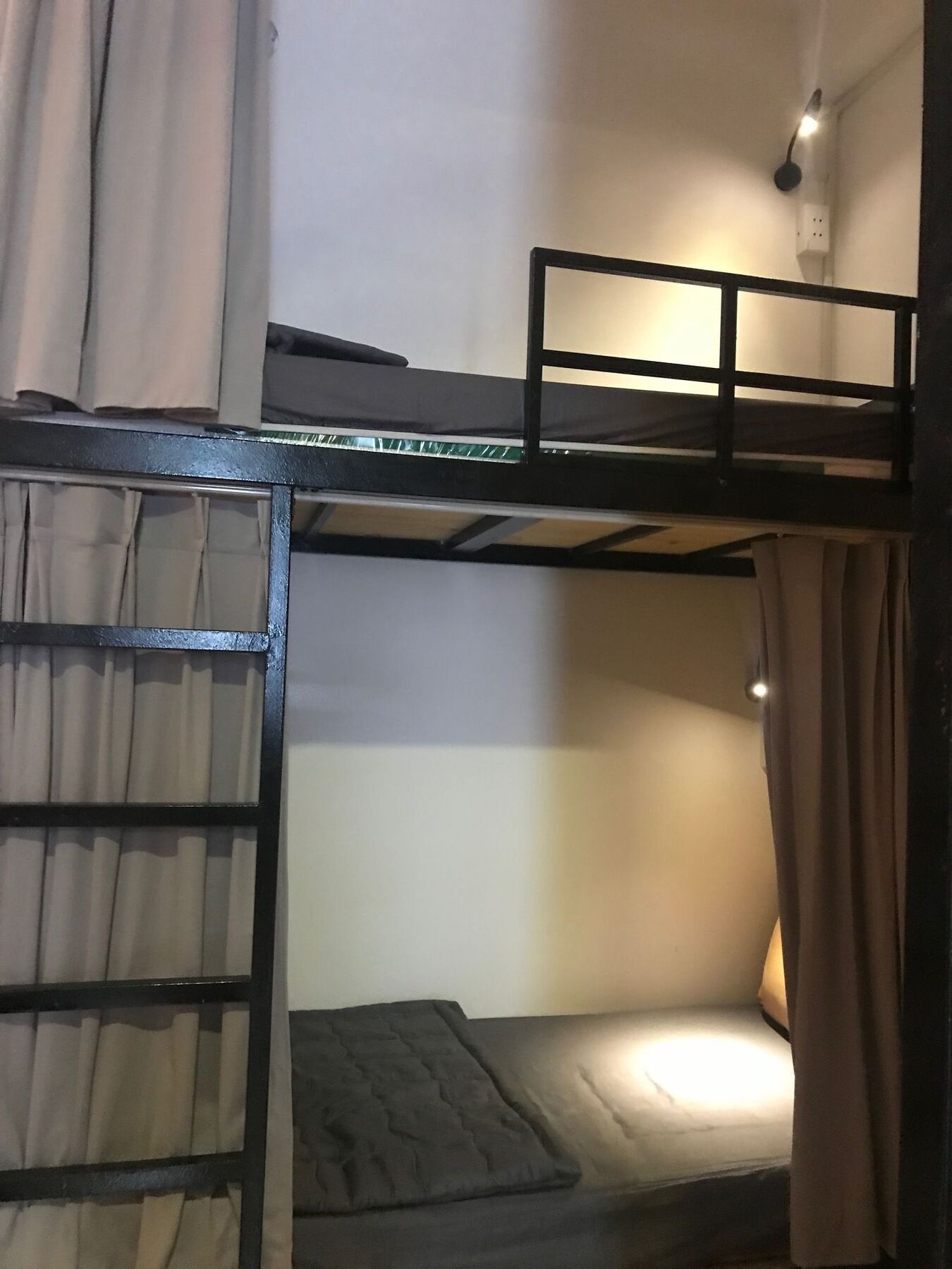 Wanderlust Saigon Hostel & Rooftop Bar Ho Chi Minh-staden Exteriör bild