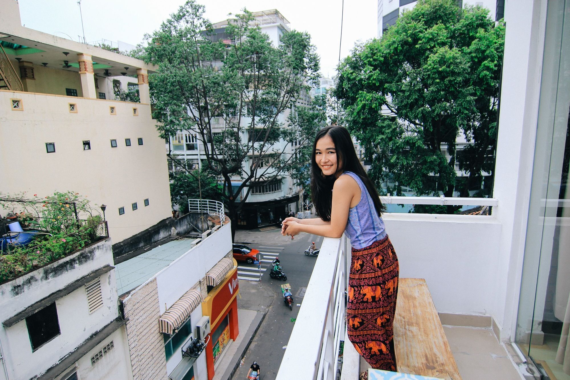 Wanderlust Saigon Hostel & Rooftop Bar Ho Chi Minh-staden Exteriör bild