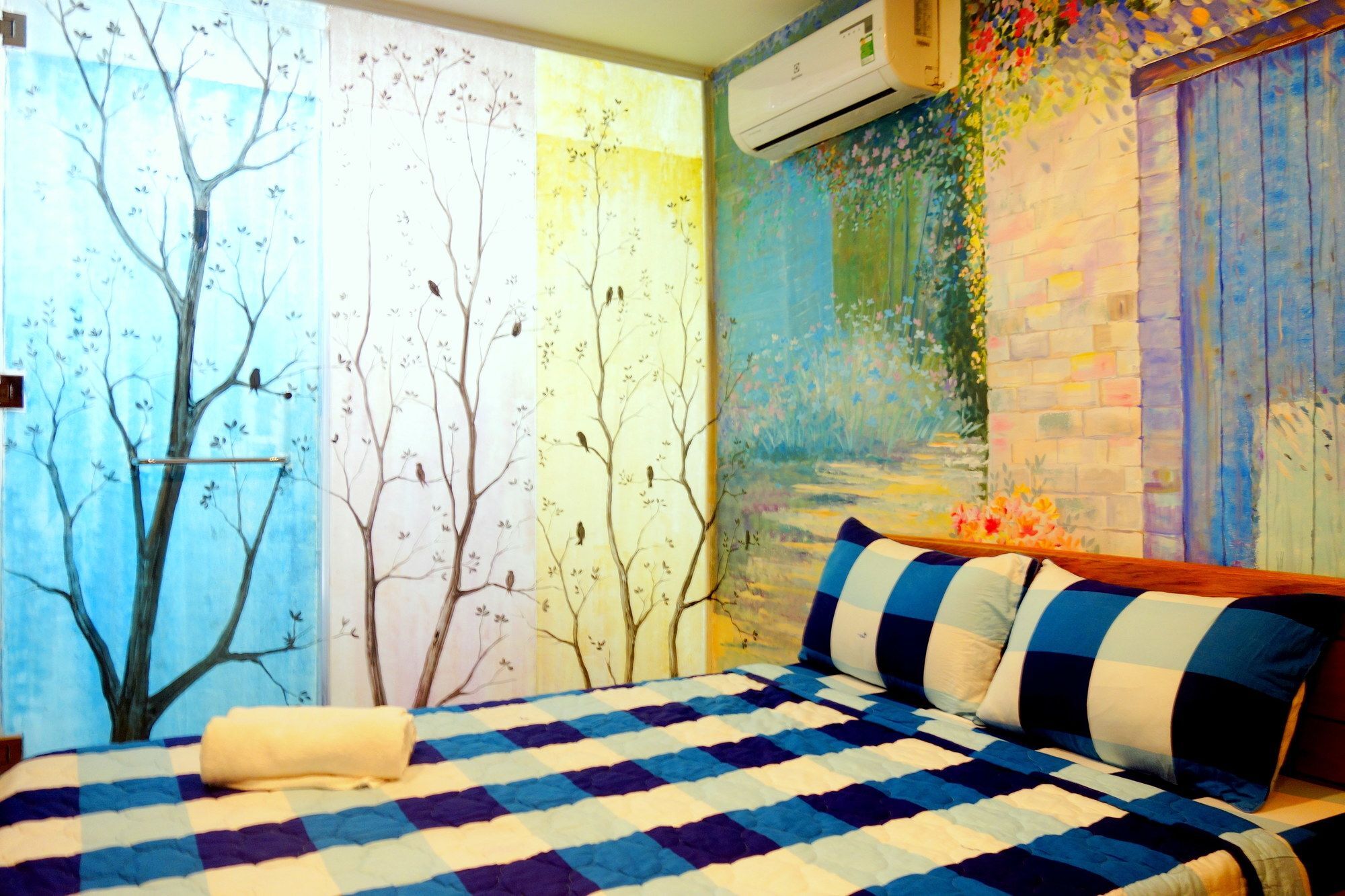 Wanderlust Saigon Hostel & Rooftop Bar Ho Chi Minh-staden Exteriör bild