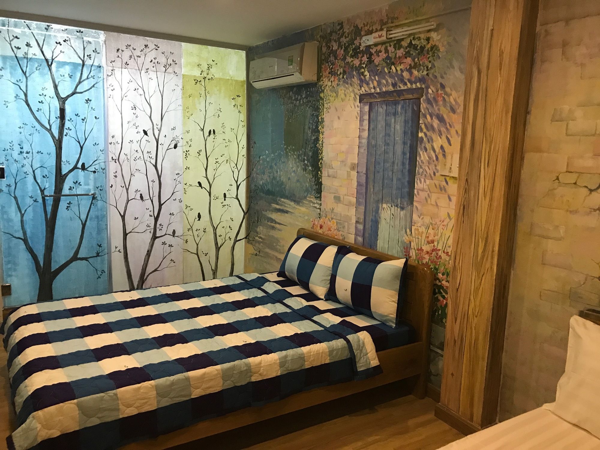 Wanderlust Saigon Hostel & Rooftop Bar Ho Chi Minh-staden Exteriör bild