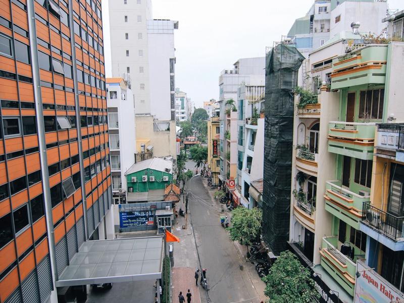 Wanderlust Saigon Hostel & Rooftop Bar Ho Chi Minh-staden Exteriör bild